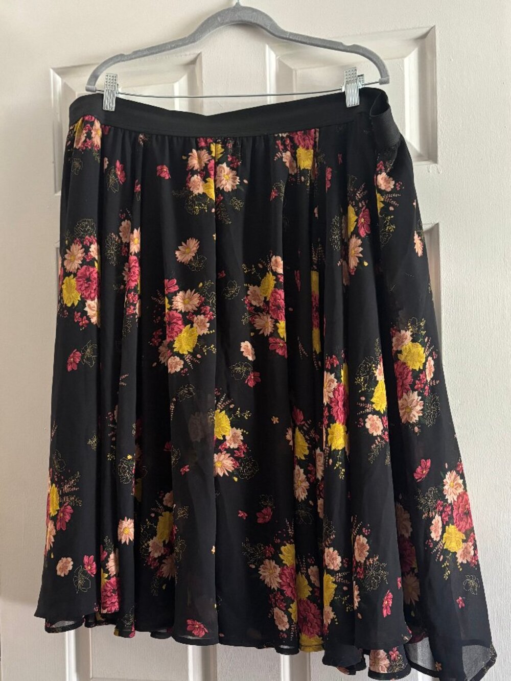 Black Floral Skirt from Torrid with tulle underlay